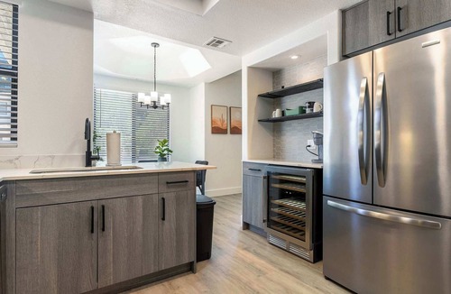 Desert Paradise Estates Apartment | 2BR CozySuites at Kierland Commons with pool #09