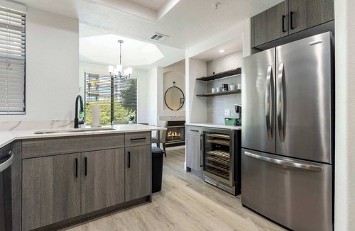 Desert Paradise Estates Apartment | 2BR CozySuites at Kierland Commons with pool #11