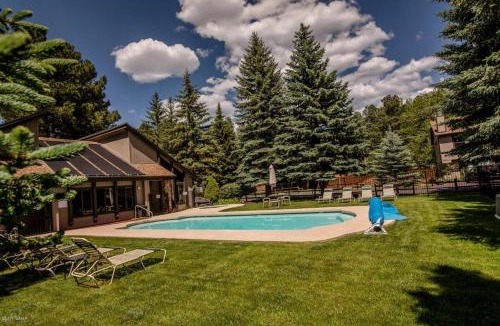 Pinetop House | 2BR Gated Escape With A Pool And Walk to Dining and Trails