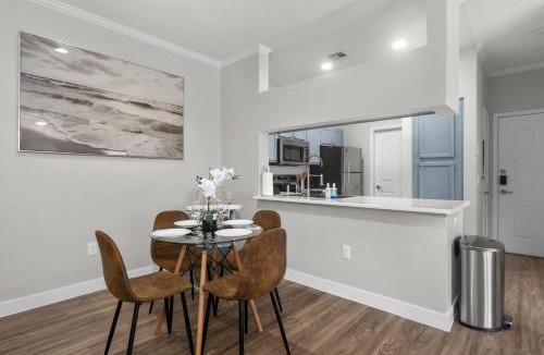 McDowell Mountain Apartments Apartment | 2BR Getaway near Thompson Peak with Pool & Parking