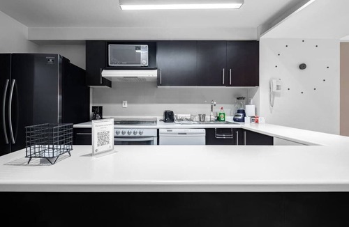 Ampliacion Granada Apartment | 2BR Luxury Stay Mundial 2026 Pool & Skyline Views