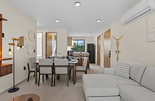 Las Mojoneras Apartment | 2BR Pool King Bed Parking