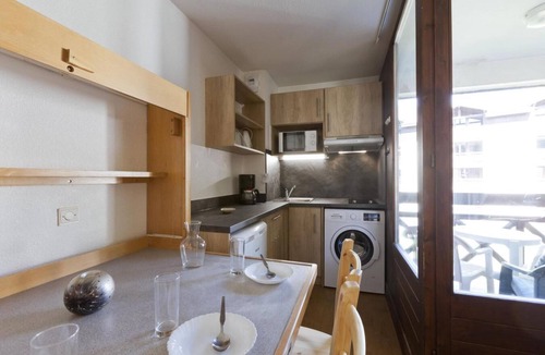 Brides-les-Bains Apartment | 2nd floor, balcony, tv, ski locker, 28m², Brides Les Bains