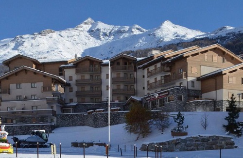 Val Cenis Apartment | 2nd floor, view mountain, balcony, tv, ski locker, 64m², Val Cenis