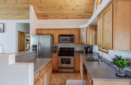 Torreon Cabin | 3 bed/2 bath Nest on North Rim in Torreon