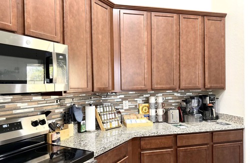 South Mountain House | 3-bedroom Comfortable Designer Home/w Private Cinema and Community Pool