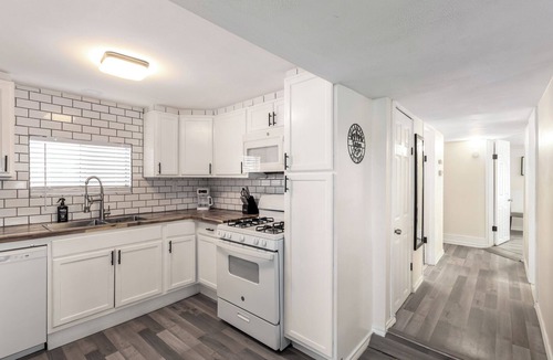 Superior House | 3-bedroom house with AC in Superior, AZ
