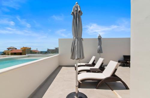 Akumal House | 3 Bedroom Jungle Vibes Condo in Akumal Beach Access Rooftop Pools