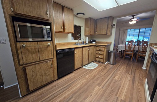Bluewater House | 3-bedroom mobile home near the Colorado River
