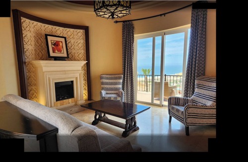 Paraiso Escondido Villa | 3-bedroom ocean luxury villa in Cabo San Lucas with every amenity imaginable.