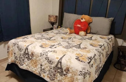 Benito Juarez House | 3 bedroom townhouse w garage blocks from the beach