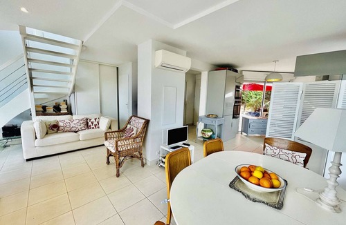 Pietrosella House | 3-Bedroom Villa with Garden and Terrace - A/C, Parking, Wi-Fi