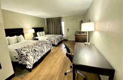 Feldman's Hotel | 3 Rooms Near Rialto Theatre, University Campus & Tucson Entertainment