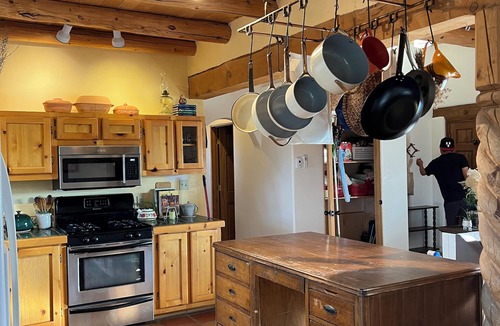 El Prado House | 360 degree Mountain View 3-bed/2 bath home for your enchanted Taos NM getaway