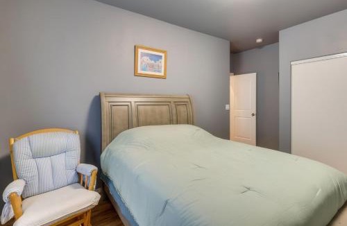 Kingman House | 3BR 2BA Kingman Home w Patio Fire Pit
