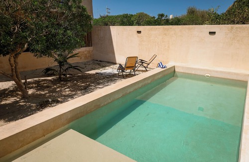 Chicxulub Puerto Apartment | 3BR Coastal Condo| Jacuzzi, Balcony & Pool |Casago