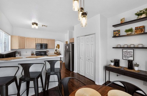 Continental Ranch House | 3BR Tucson Retreat w Mountain Views, Pool Access, Full Kitchen