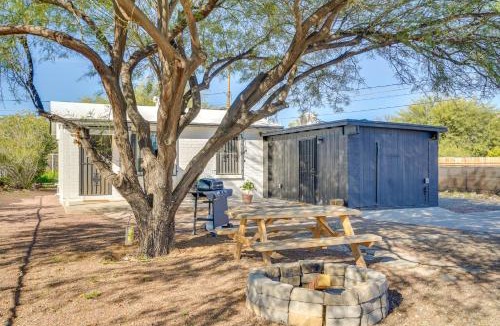 Tucson House | 4 Mi to Dtwn & Gem Show! Pet-Friendly Tucson Home