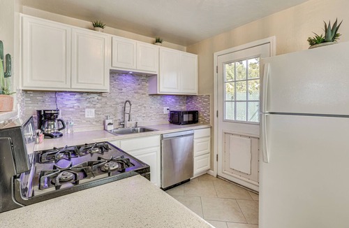 Whitton Acres Condo | 4 Mi to Dtwn PHX: Midtown Condo w/Patio!