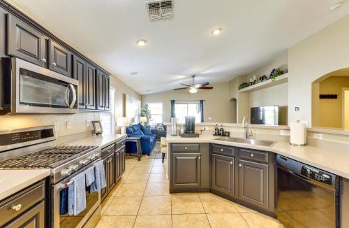 Veramonte House | 4 Mi to Luke AFB: Family Home w/Pool & Grill