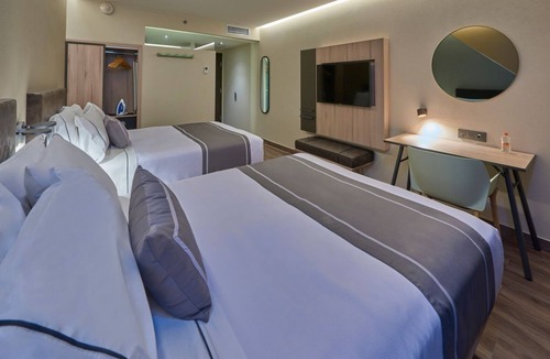 Marina Mazatlan Hotel | 4 Tranquil Rooms in Mazatlán – Steps from Ocean and Local Hotspots