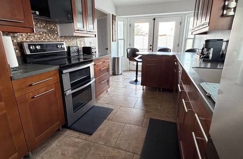 Woodridge House | 4B/2B - Glendale Good Vibes - pool/grill/fire pit/work space/Biz Wifi