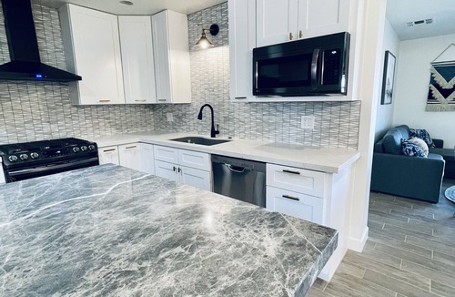 Paradise Valley Village House | 4bd/3ba - 2 suites N Phx putting green large yard