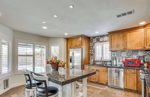 La Buena Vida House | 4BR Home w/Private Pool, Patio & Grill