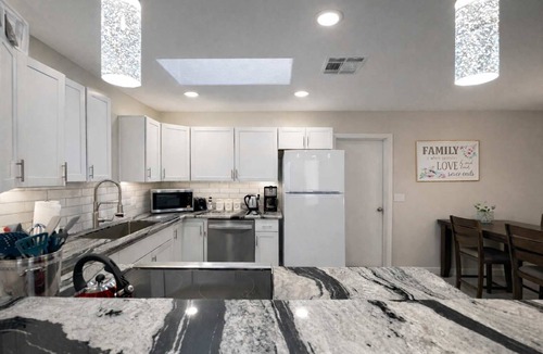 Lake Havasu City Villa | 4BR Private Compound-2 Villas-2 Hot Tub-Sleeps 12