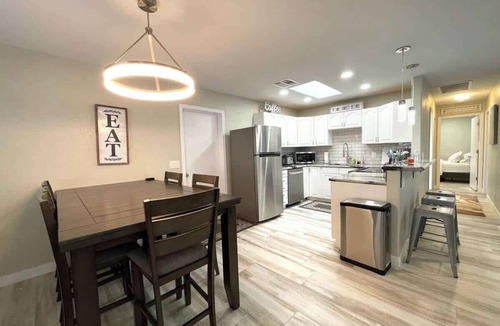 Lake Havasu City Villa | 4BR Private Compound-2 Villas-2 Hot Tub-Sleeps 12
