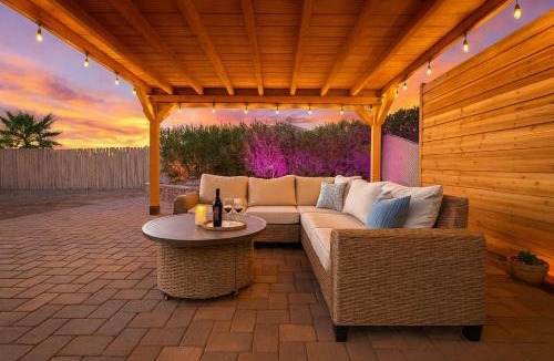Lake Havasu City Villa | 4BR Private Compound-2 Villas-2 Hot Tub-Sleeps 12