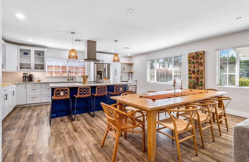 Scottsdale Estates Nine House | 4BR Sleeps 10 Hot Tub Firepit BBQ Garage Parking!