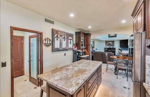 Adobe Hills House | 5 Bedrooms | Hot Tub | Firepit | BBQ Kitchen