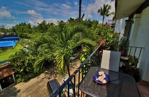 Fluvial Vallarta Apartment | 5 Minute Walk to the beach. Family-sized condo.