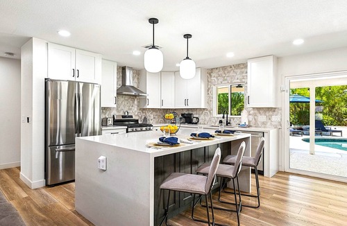 South Scottsdale House | 5BR Estate, Heated Pool, Putting Green, Camelback Views, Sleeps 12