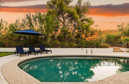 South Scottsdale House | 5BR Estate, Heated Pool, Putting Green, Camelback Views, Sleeps 12