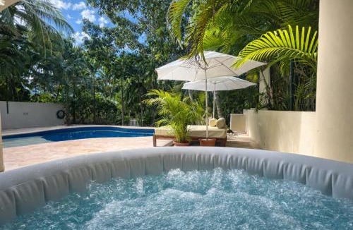 Puerto Aventuras Villa | 7BR Private Jacuzzi & Pool Villa Sleeps 16 Walk to Beach Lagoon and Golf