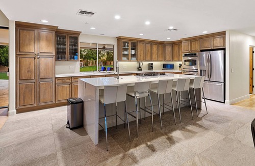 Central Scottsdale House | 7BR Scottsdale Estate w/Pickleball, Basketball, Pool, Spa and Putting Green