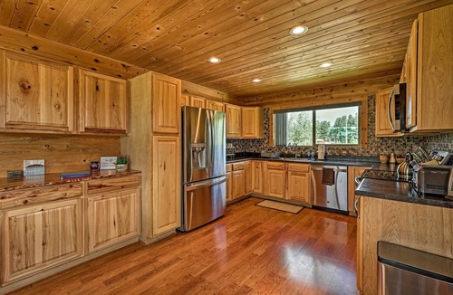Pinetop Cabin | 9 Mi to Rainbow Lake: Mtn Getaway w/BBQ!