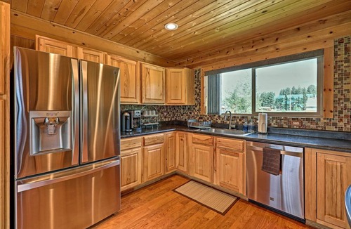 Pinetop Cottage | 9 Mi to Rainbow Lake: Mtn Getaway w/Bbq!