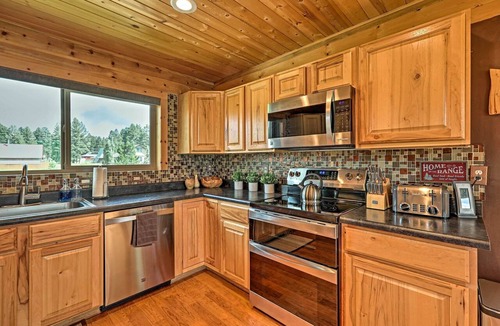 Pinetop Cottage | 9 Mi to Rainbow Lake: Mtn Getaway w/Bbq!