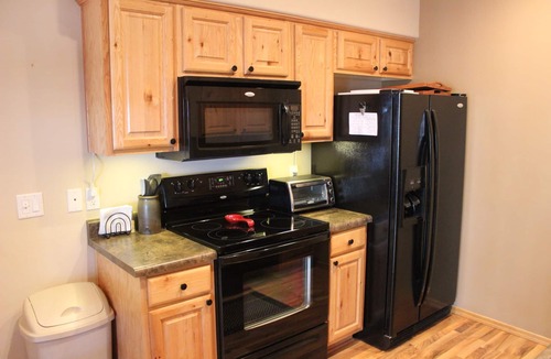 Show Low Cabin | A Cozy, Clean and Quiet Cabin under the Ponderosa Pine!