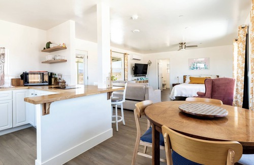 Wonder Valley Cabin | A desert sanctuary in Wondervalley to stargaze and escape the city