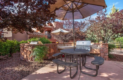 West Sedona Hotel | A Haven of Serenity! Full Kitchen, Outdoor Swimming Pool, Free Parking!