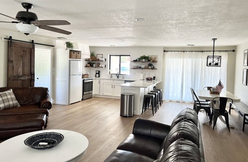 Sunridge Estates House | A Peaceful Place, 8 min to Lake Mohave & Pet friendly