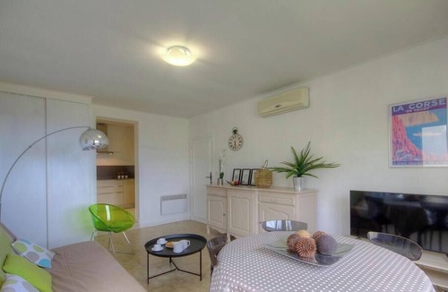 Lama House | A superb view over the Ostriconi valley from this gîte in a typical Balagne village,
