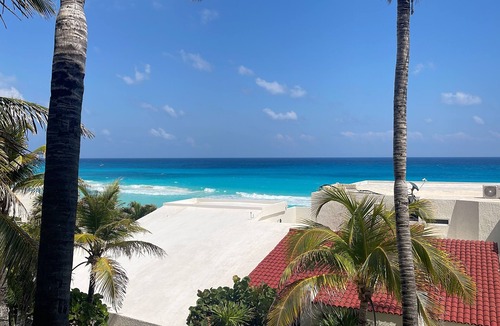 Zona Hotelera Apartment | A WINDOW TO PARADISE