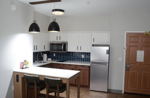 Tucson Apartment | Accessible 2BR Suite | Transfer Shower + Breakfas