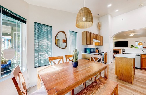 Ponderosa Trails House | Adventurer's retreat with PS5, modern kitchen, private patio, & desert views