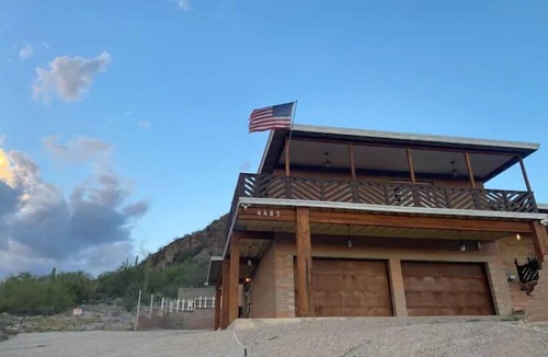 Drexel Heights Apartment | Affordable cozy 1 br spot- a/c, hiking & fireplace